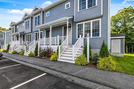 1190 Bedford St #D4 Whitman, MA 02382
