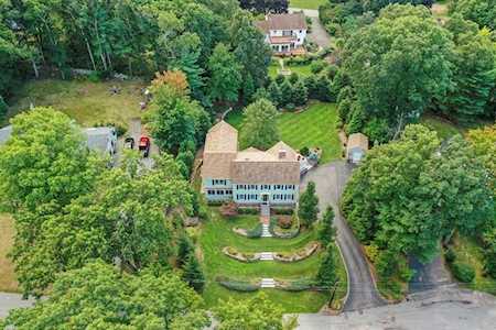 12 Danforth Lane Chelmsford, MA 01824