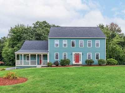 25 Farmington Dr Shrewsbury, MA 01545