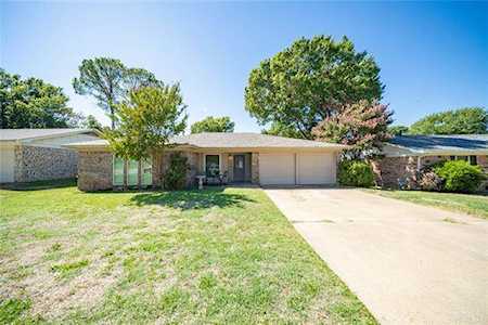 1912 Victoria Drive Arlington, TX 76012