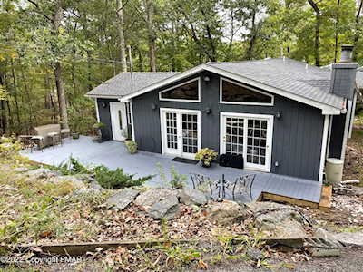 3195 Cherry Ridge Rd Bushkill, PA 18324