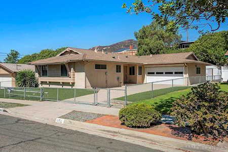 8042 Beaver Lake Drive San Diego, CA 92119