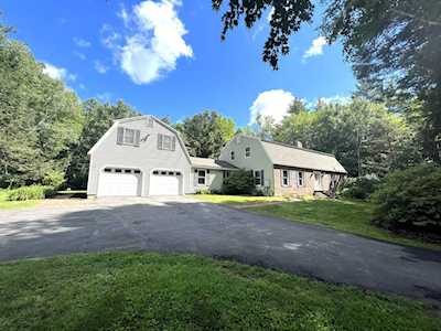 45 Barberry Ln Strafford, NH 03884
