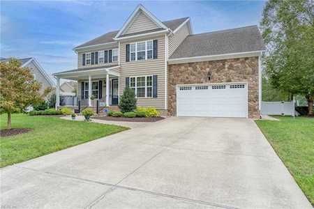 601 Flint Chip Dr Chesapeake, VA 23320