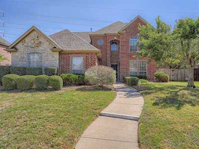 621 Palo Duro Drive Hurst, TX 76054