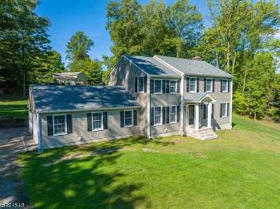 7 Sleepy Hollow Dr Raritan Twp., NJ 08822