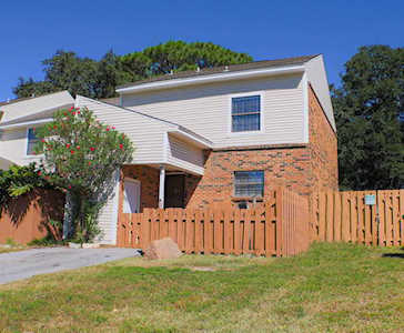 121 4Th Avenue Shalimar, FL 32579