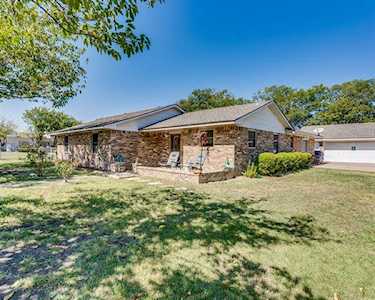 142 Spring Branch Drive Red Oak, TX 75154