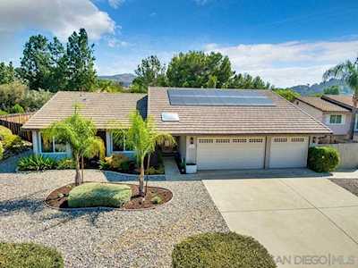 1377 Conejo Ct El Cajon, CA 92021
