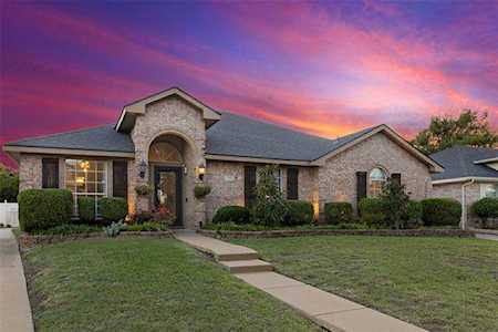 725 Trees Drive Cedar Hill, TX 75104