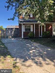 10 Breakwater Ct Pasadena, MD 21122