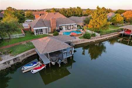 2500 Waters Edge Drive Granbury, TX 76048