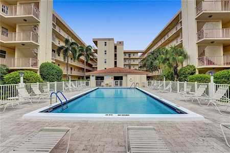 4629 Poinciana St #204 Lauderdale By The Sea, FL 33308