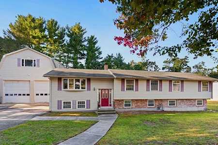 14 Catherine Dr Peabody, MA 01960