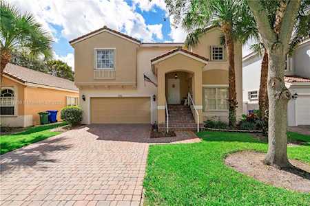 7546 NW 18th Dr Pembroke Pines, FL 33024