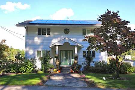 43 Elliott Ave Dracut, MA 01826