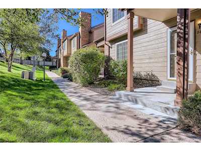 886 Summer Dr Highlands Ranch, CO 80126