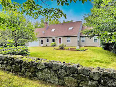237 Tracy Rd New London, NH 03257