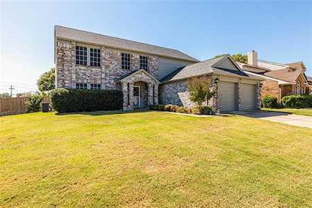 2334 Snowdon Drive Arlington, TX 76018