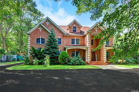 348 Old Willets Path Smithtown, NY 11787