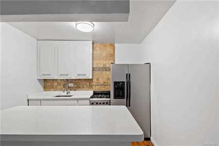 3119 Bailey Avenue #5H Bronx, NY 10463