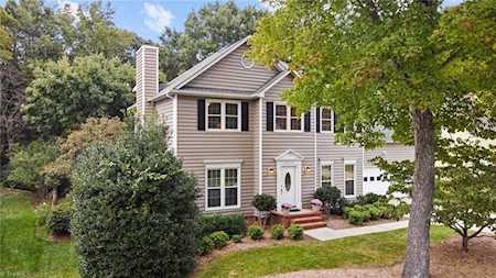 2418 Regents Park Lane Greensboro, NC 27455