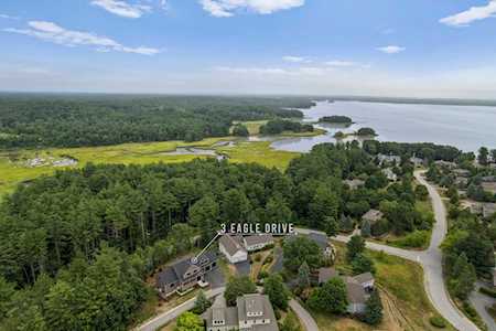 3 Eagle Dr Newmarket, NH 03857