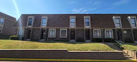 1875 E Poplar Woods Cir Germantown, TN 38138