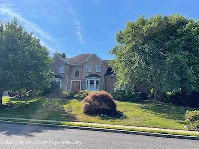 20 Buckingham Dr Ocean Twp, NJ 07712