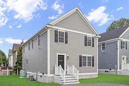21 Arcadia Ave Waltham, MA 02452
