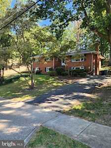 5821 Bush Hill Dr Alexandria, VA 22310