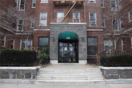 3321 Bruckner Boulevard #6J Bronx, NY 10461