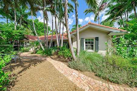 3883 Wood Ave Miami, FL 33133