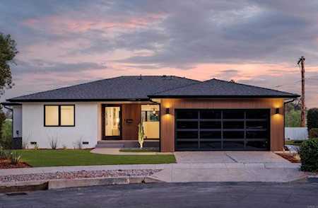 5004 Hastings Road San Diego, CA 92116