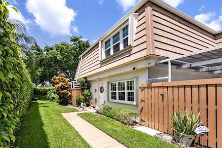 11595 Winchester Drive #B Palm Beach Gardens, FL 33410
