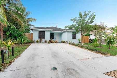 701 58th St West Palm Beach, FL 33407