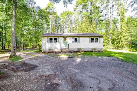1083 Sisson Rd Coventry, RI 02827