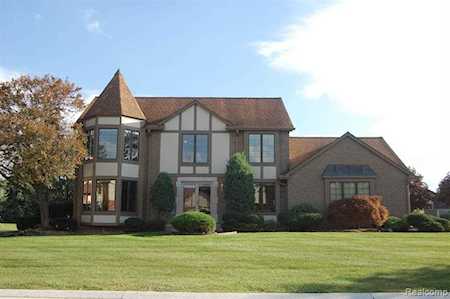 4622 Singh Sterling Heights, MI 48310