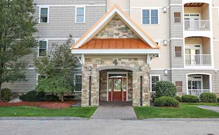 4 Henry David Dr #207 Nashua, NH 03062