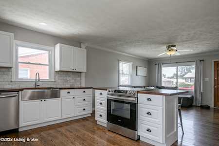 4010 Sirate Ln Louisville, KY 40229