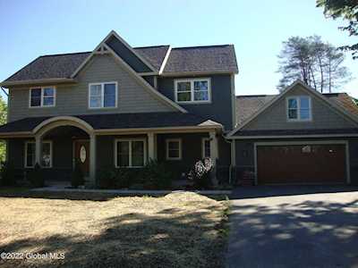 37 Locust Grove Rd Saratoga Springs, NY 12866