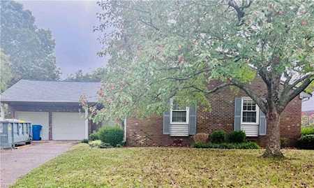 6121 Partridge Dr Virginia Beach, VA 23464