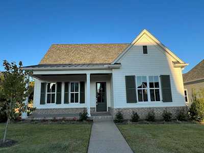 2110 N Greenbrier Lakes Blvd Piperton, TN 38017