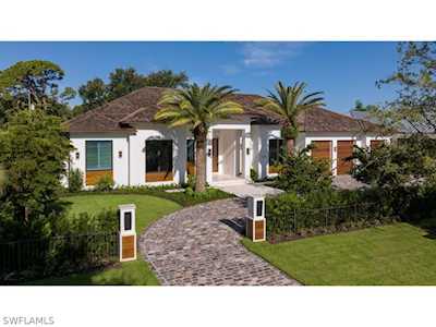 1325 Murex Dr Naples, FL 34102