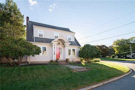 26 Fairmount Ave Lincoln, RI 02865