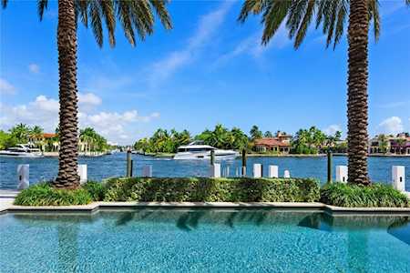 1761 SE 7th Street Fort Lauderdale, FL 33316
