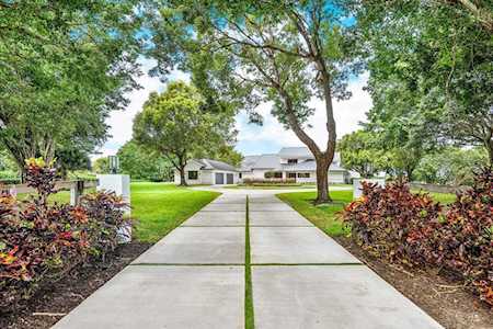 10187 El Caballo Court Delray Beach, FL 33446