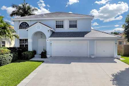 8886 Indian River Run Boynton Beach, FL 33472