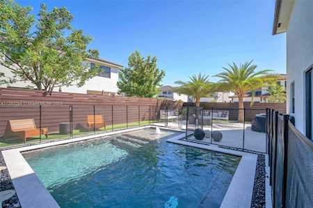 8745 NW 157th Ter Miami Lakes, FL 33018