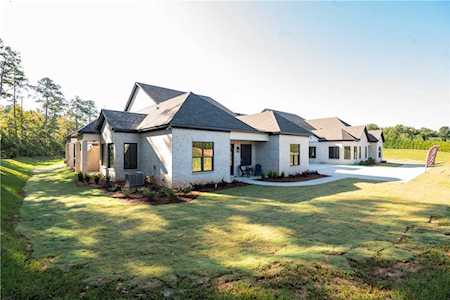 688 Villas Way Auburn, AL 36832